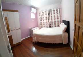 Casa Com 2 quartos, Garagem Ar tv